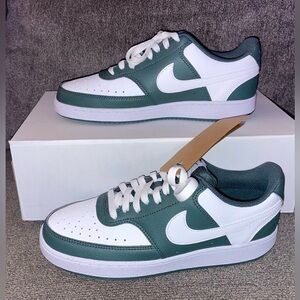 Size 9.5 Women's Court Vision Low Next Nature